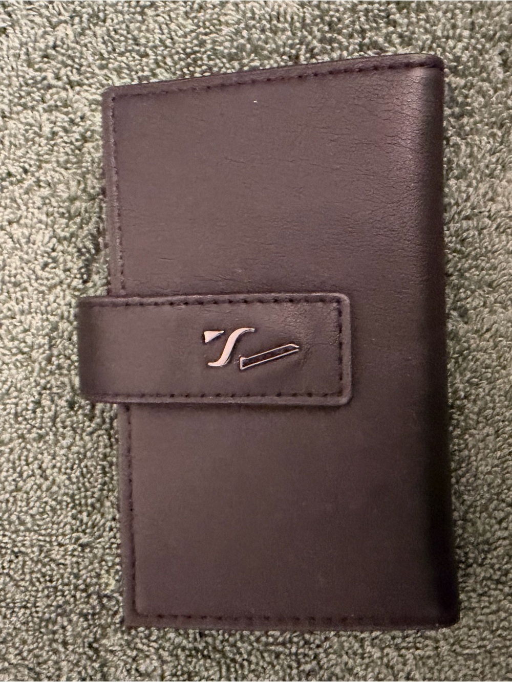 Women’s Simply Vera by Vera Wang Black Leather Card Holder Wallet with Snap Stra